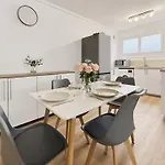 T4 Moderne Et Convivial En Centre-ville *